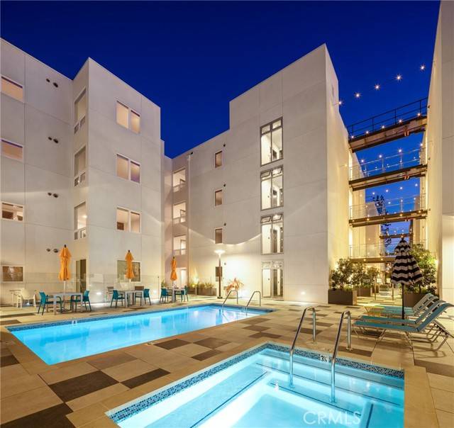 Northridge (los Angeles), CA 91325,9131 Darby Avenue #321