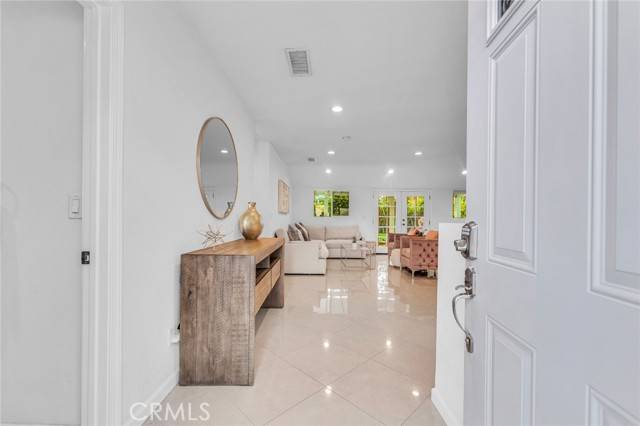 Northridge (los Angeles), CA 91325,7833 Shoshone Avenue