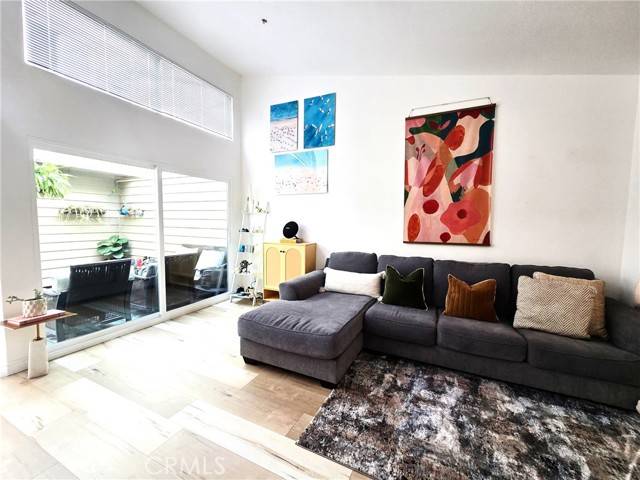Sylmar (los Angeles), CA 91342,11377 Osborne #5