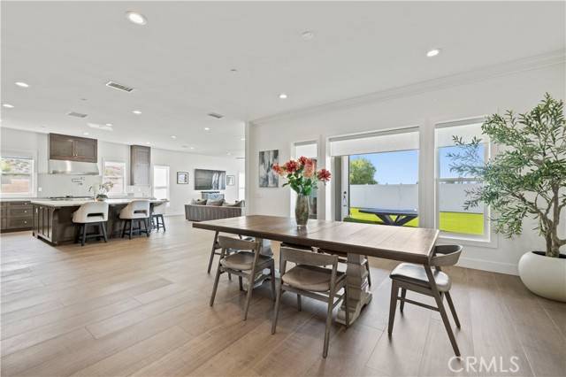 Chatsworth (los Angeles), CA 91311,10542 Wood Briar Court