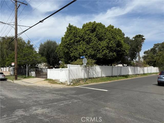 Pacoima (los Angeles), CA 91331,10074 Telfair Avenue