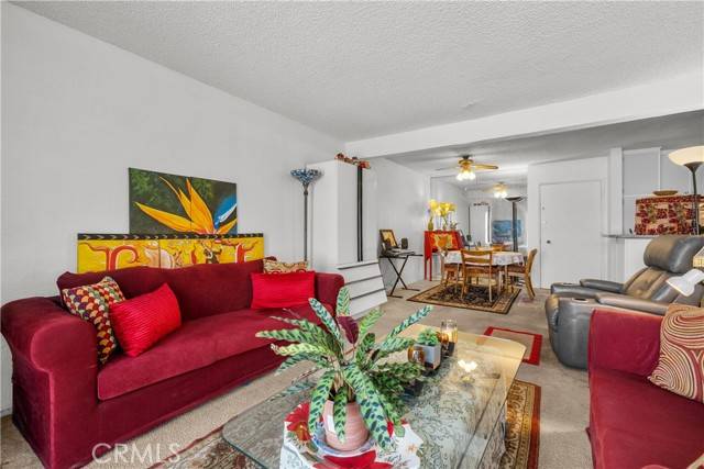 Tarzana (los Angeles), CA 91356,18620 Hatteras Street #143