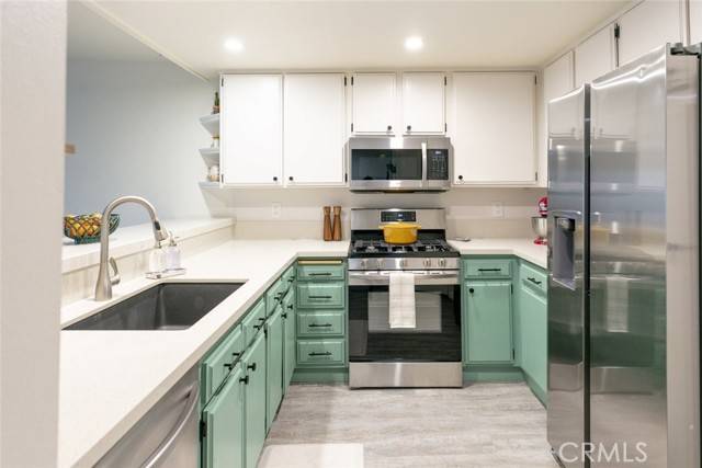 Newhall (santa Clarita), CA 91321,24837 Apple Street #B