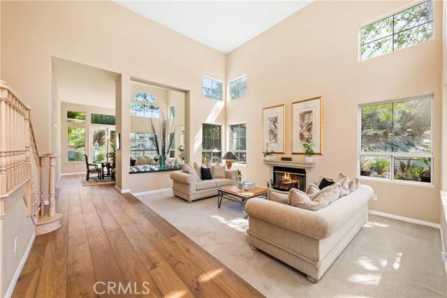 Calabasas, CA 91302,3812 Waterford Way
