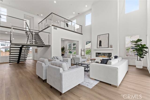 Valencia (santa Clarita), CA 91354,29961 W Corte Temprano