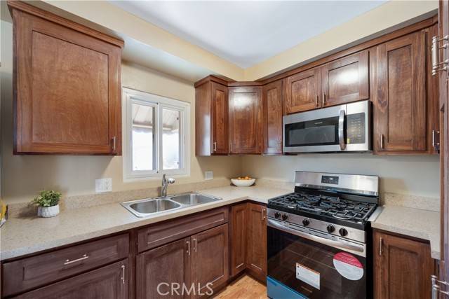 Inglewood, CA 90301,721 Larch Street #12