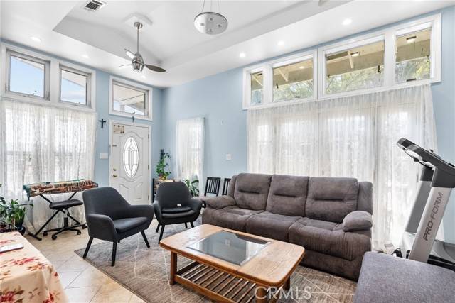 Los Angeles, CA 90042,787 Terrace 49