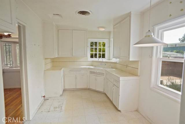 Van Nuys (los Angeles), CA 91406,7001 Lasaine Avenue