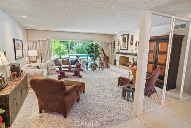 Northridge (los Angeles), CA 91324,10043 Donna Avenue