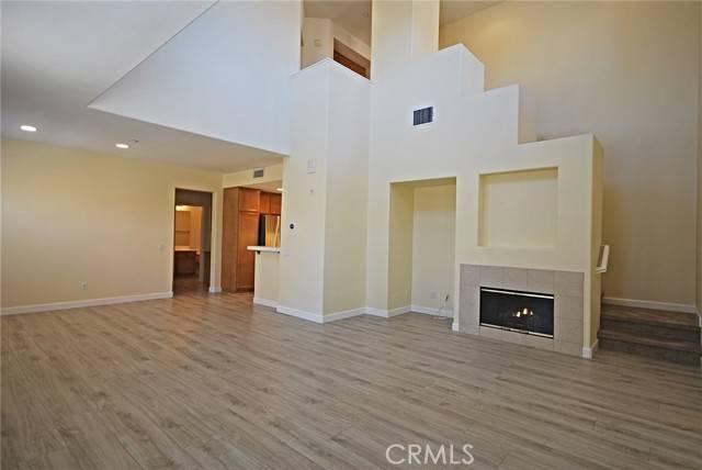Valencia (santa Clarita), CA 91381,27057 Fairway Lane