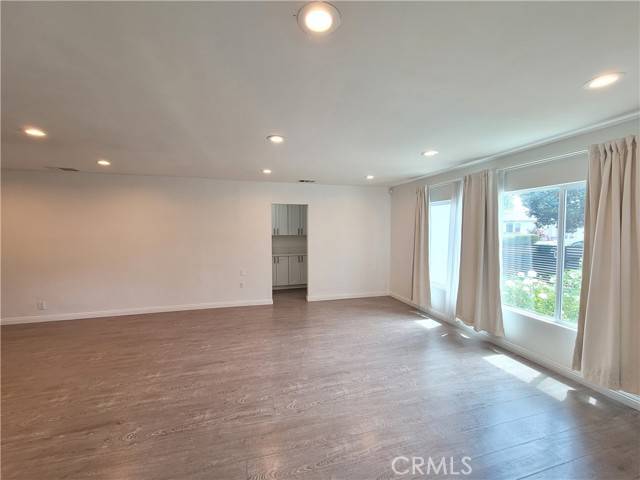 Los Angeles, CA 91406,17557 Lemay Place