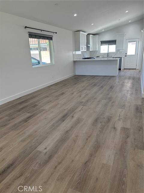 Los Angeles, CA 91406,7010 Forbes Avenue