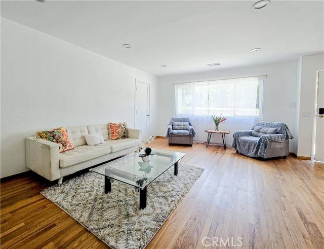 Topanga (los Angeles), CA 90290,1693 Jando Dr.
