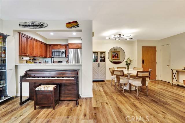 Granada Hills (los Angeles), CA 91344,16866 Kingsbury Street #309
