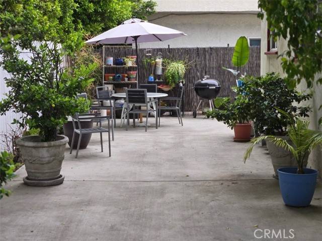 Sherman Oaks, CA 91423,4949 Coldwater Canyon Avenue #1