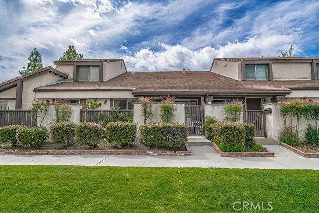 Valencia (santa Clarita), CA 91355,25713 Vista Fairways Drive