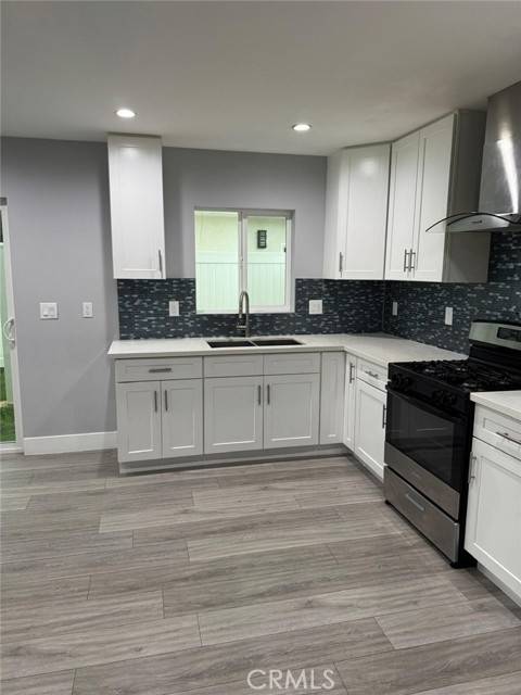 Los Angeles, CA 91406,7745 Wish Avenue