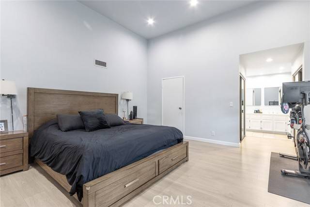 Sherman Oaks, CA 91403,4675 Willis Avenue #307