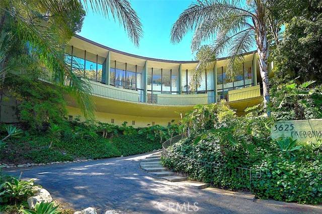 Los Angeles, CA 90068,3625 Fredonia Drive #4
