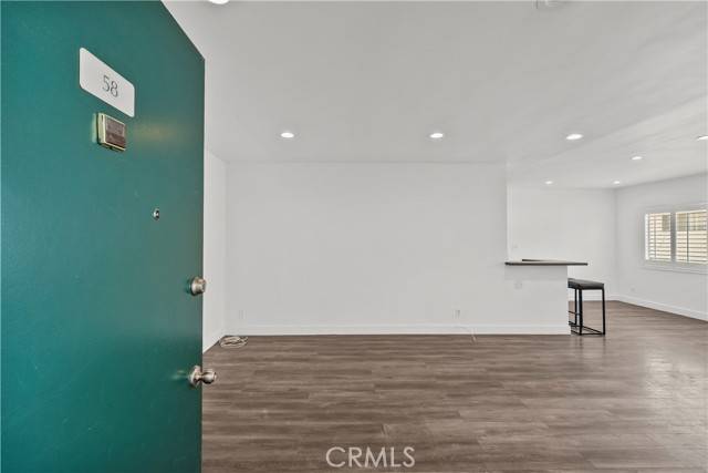 Encino (los Angeles), CA 91316,5328 Newcastle Avenue #58