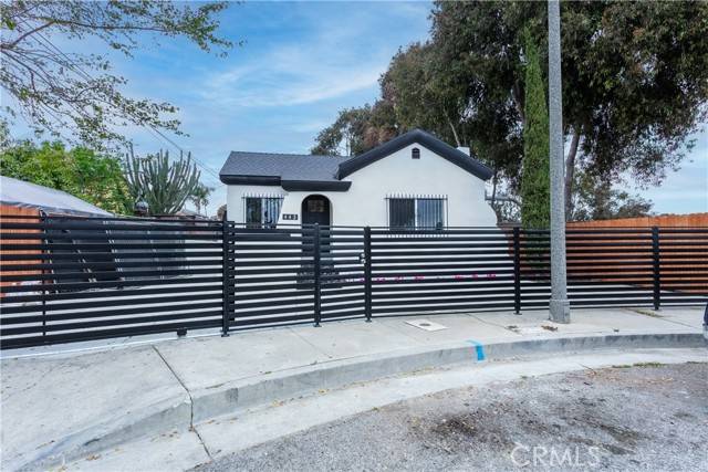 Los Angeles, CA 90061,443 W 118th Place