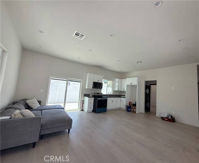 Granada Hills (los Angeles), CA 91344,17646 Tribune Street