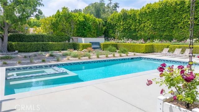 Chatsworth (los Angeles), CA 91311,20306 Coraline Circle