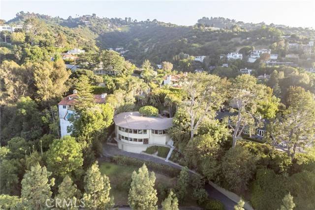 Sherman Oaks, CA 91423,3828 Alomar Drive