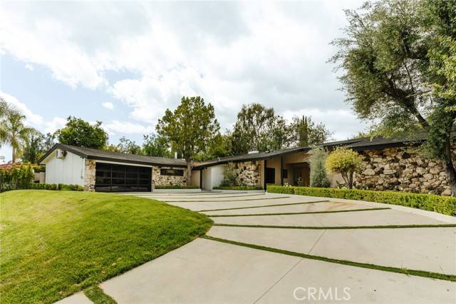 Encino (los Angeles), CA 91316,18155 Lake Encino Drive