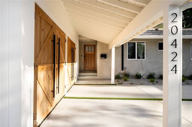Woodland Hills (los Angeles), CA 91367,20424 Tiara Street