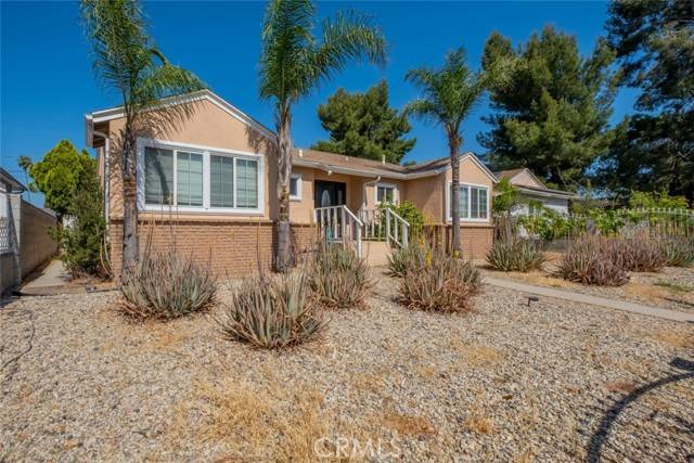 North Hollywood (los Angeles), CA 91605,7857 Whitsett Avenue