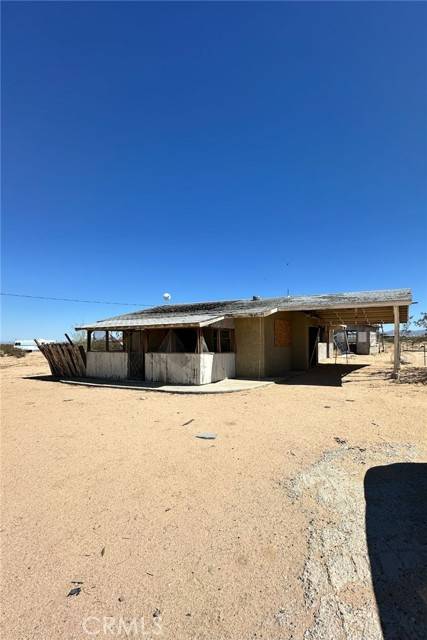 Joshua Tree, CA 92252,65095 Giant Rock Road