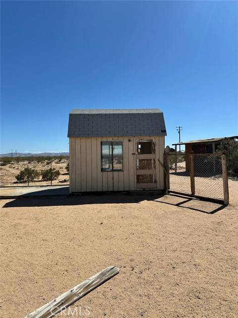 Joshua Tree, CA 92252,65095 Giant Rock Road