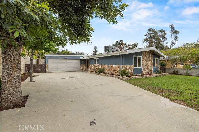 Pacoima (los Angeles), CA 91331,11924 Bromont Avenue