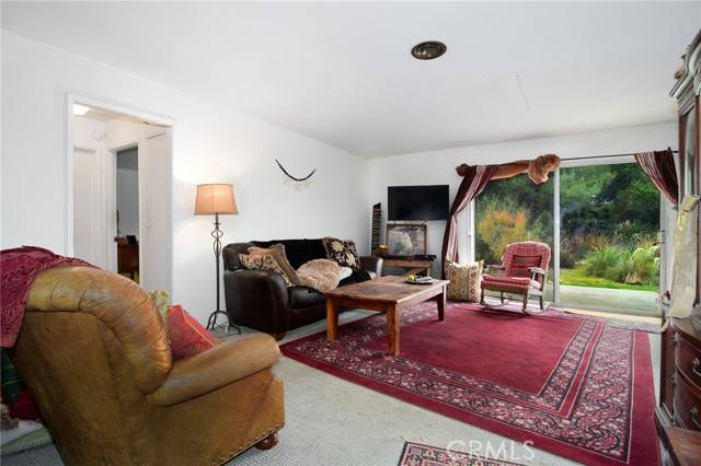 West Hills (los Angeles), CA 91307,23861 Gilmore Street