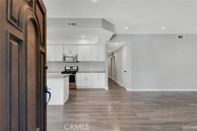 Woodland Hills (los Angeles), CA 91364,4352 Saltillo Street