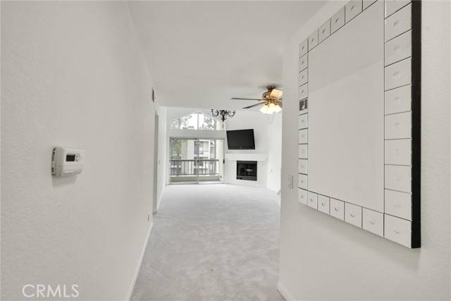 Woodland Hills (los Angeles), CA 91367,5550 Owensmouth Avenue #304