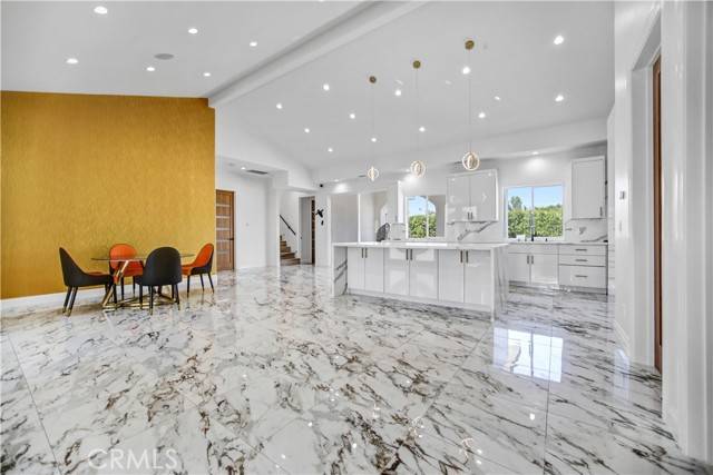 Northridge (los Angeles), CA 91343,9743 Monogram Avenue
