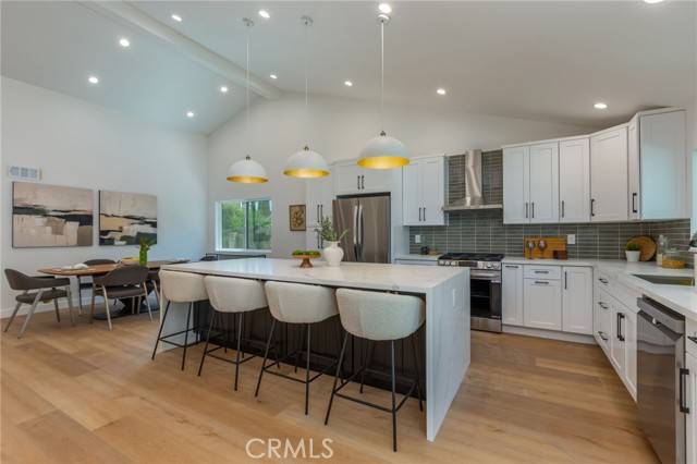 Newbury Park (thousand Oaks), CA 91320,876 Ballina Court