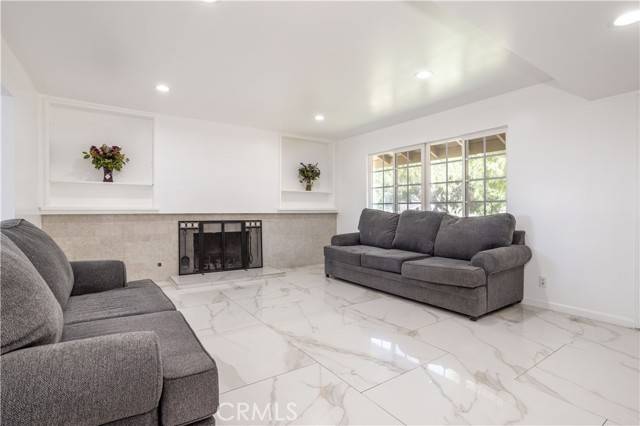 Canyon Country (santa Clarita), CA 91351,27852 Rosamond Drive