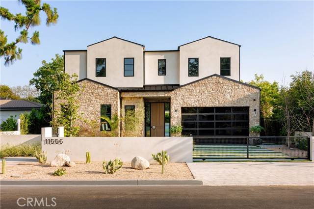 Valley Village, CA 91602,11556 Blix Street