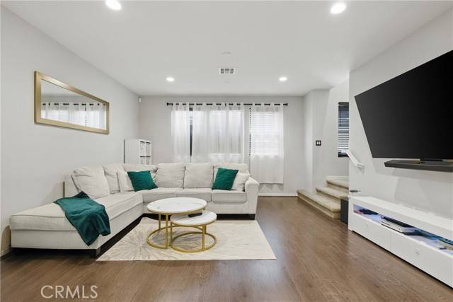 Sylmar (los Angeles), CA 91342,13238 Klein Court