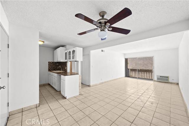 Tarzana (los Angeles), CA 91356,18620 Hatteras Street #274