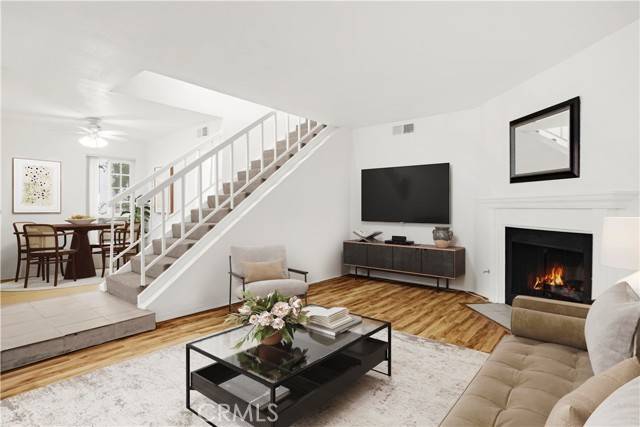 Tarzana (los Angeles), CA 91356,18411 Hatteras Street #122