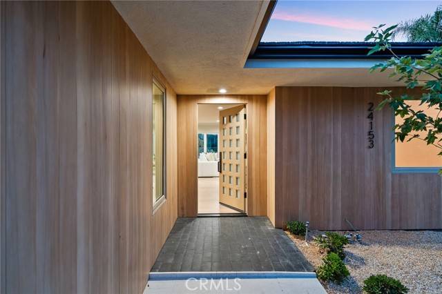 Woodland Hills (los Angeles), CA 91367,24153 Califa Street