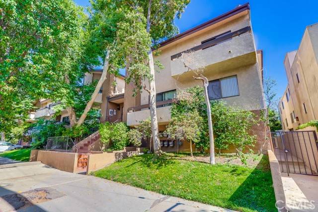 Valley Village, CA 91607,12330 Magnolia Boulevard #108