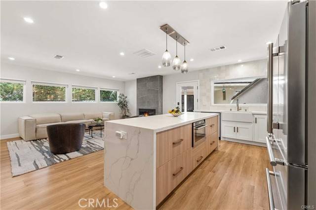 Playa Del Rey (los Angeles), CA 90293,7600 Earldom Avenue