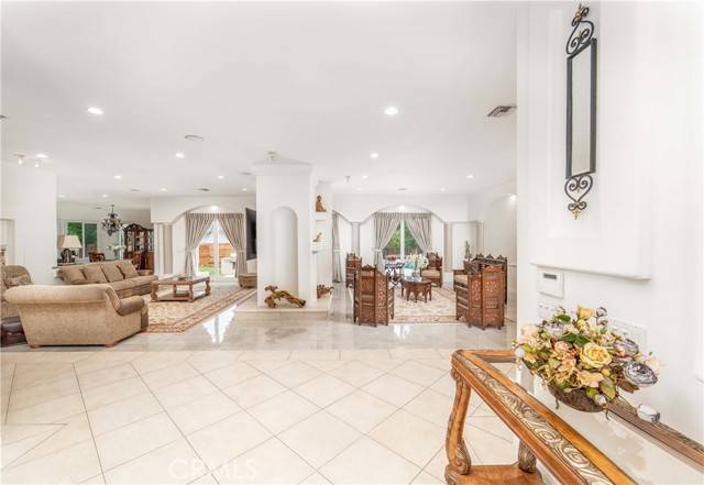 Tarzana (los Angeles), CA 91356,5206 Topeka Drive
