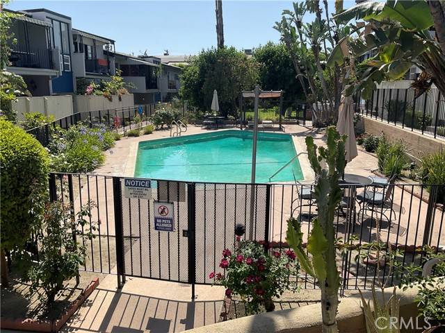 North Hollywood (los Angeles), CA 91606,6259 Coldwater Canyon Avenue #13
