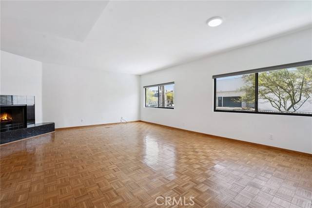 Studio City (los Angeles), CA 91604,13012 Valleyheart Drive #8